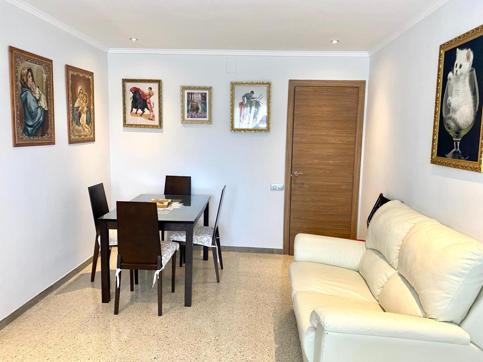 Shared Apartment! Piso Compartido! Общая Квартира! เซบีญา ภายนอก รูปภาพ