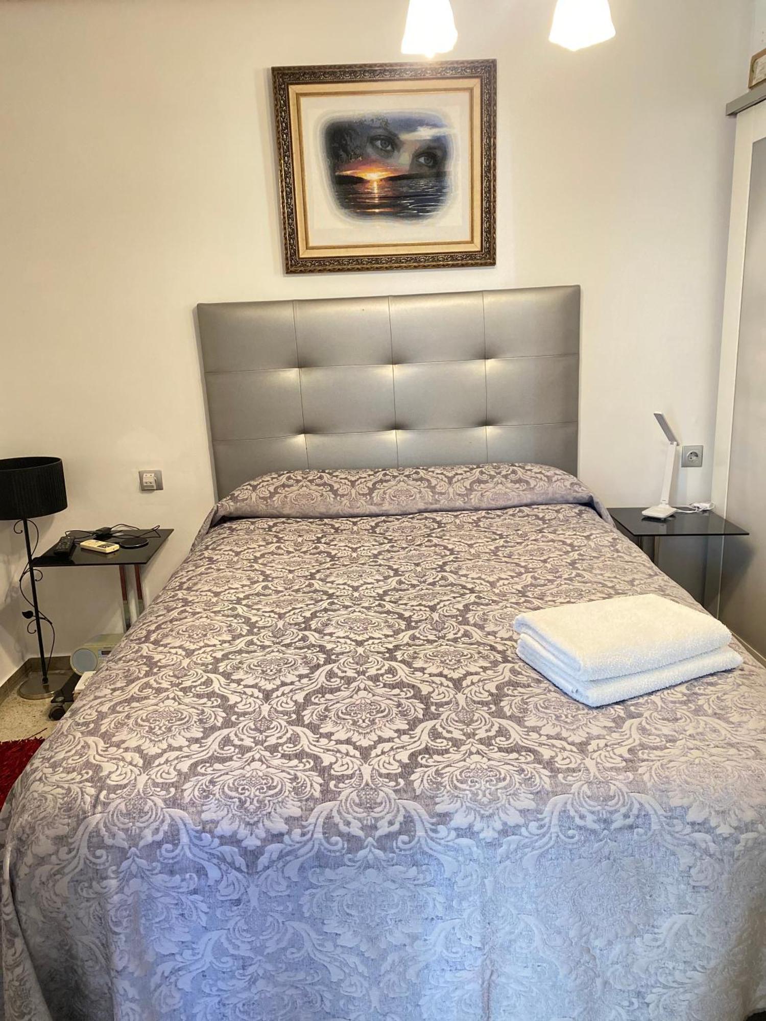 Shared Apartment! Piso Compartido! Общая Квартира! เซบีญา ภายนอก รูปภาพ