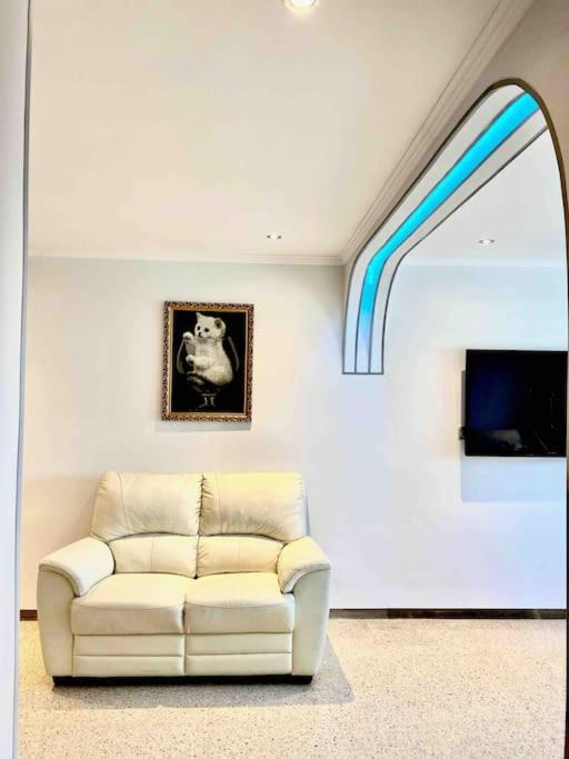 Shared Apartment! Piso Compartido! Общая Квартира! เซบีญา ภายนอก รูปภาพ
