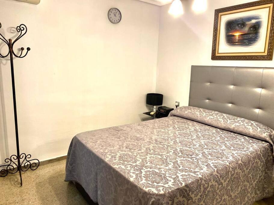 Shared Apartment! Piso Compartido! Общая Квартира! เซบีญา ภายนอก รูปภาพ